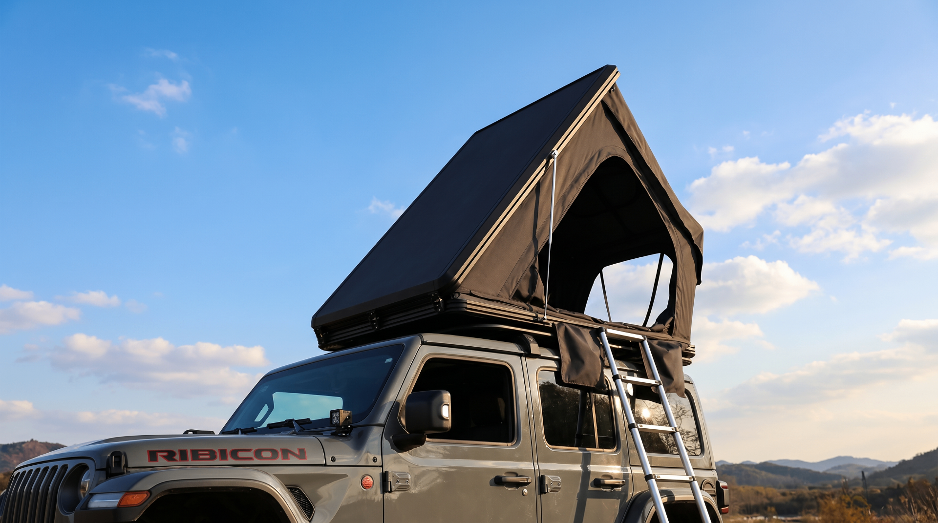 Overland 4x4 mit Hartschalen-Dachzelt